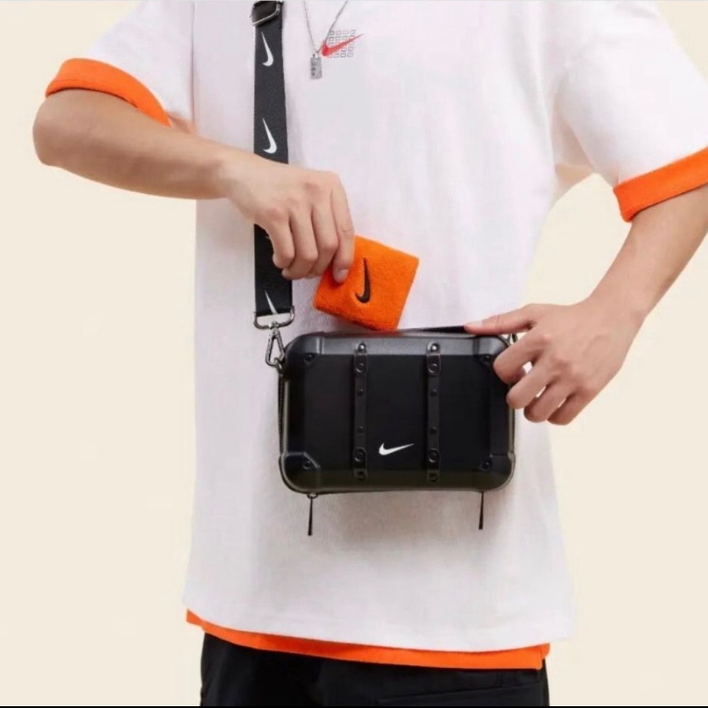 ✔️NIB✔️ NIKE SUPER RARE Asia Member Days Exclusive Crossbody Bag